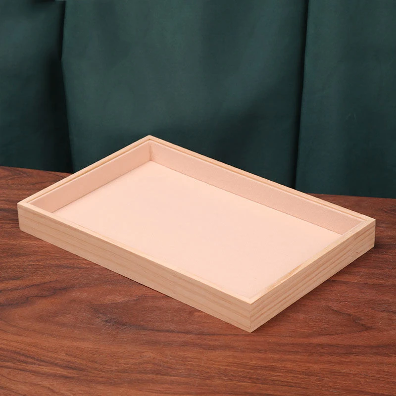 

Деревянный лоток для хранения украшений