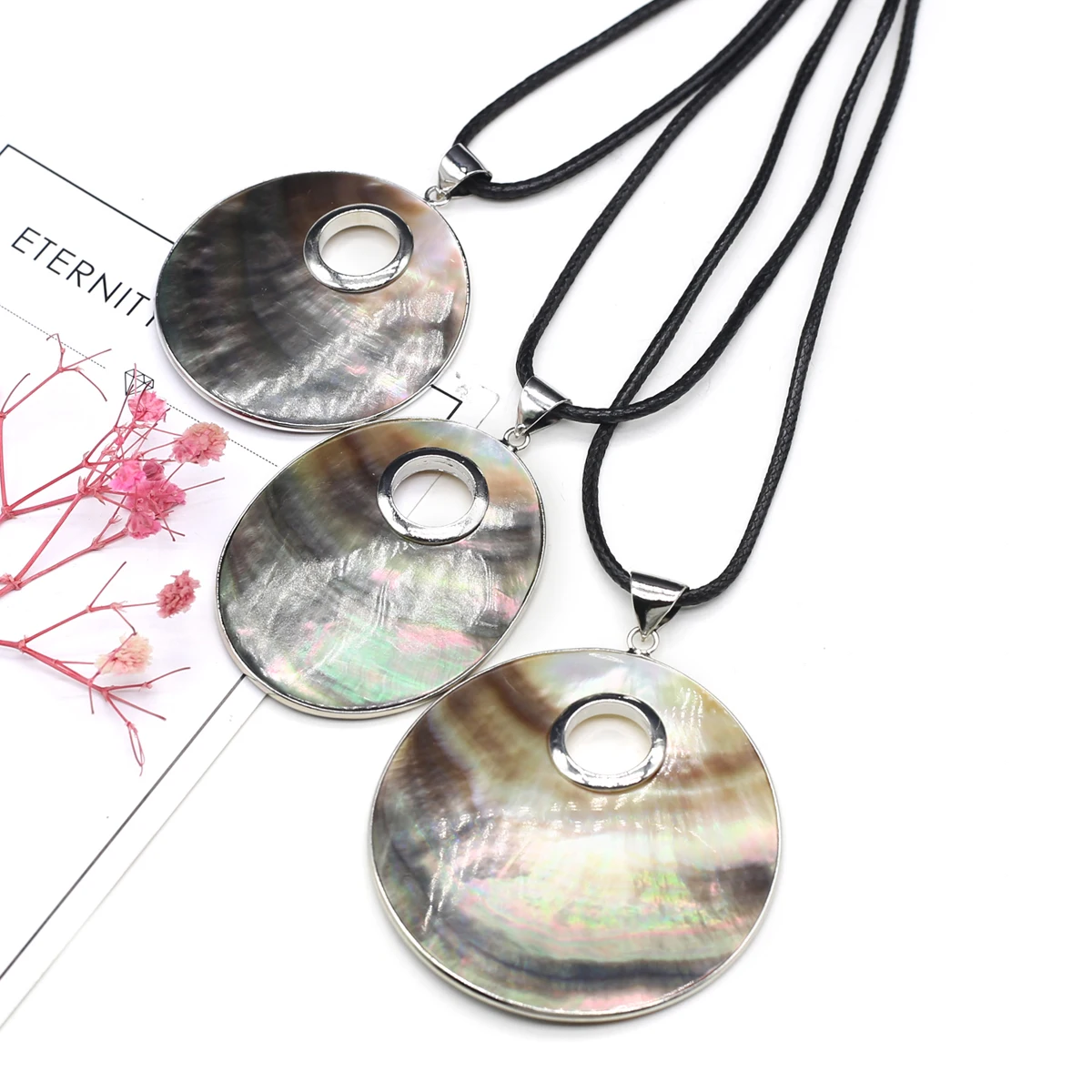

Natural Mother of pearl Necklace Simple Rope Chain Big Round Shell for Women Female Fashion Necklace Jewelry Gifts