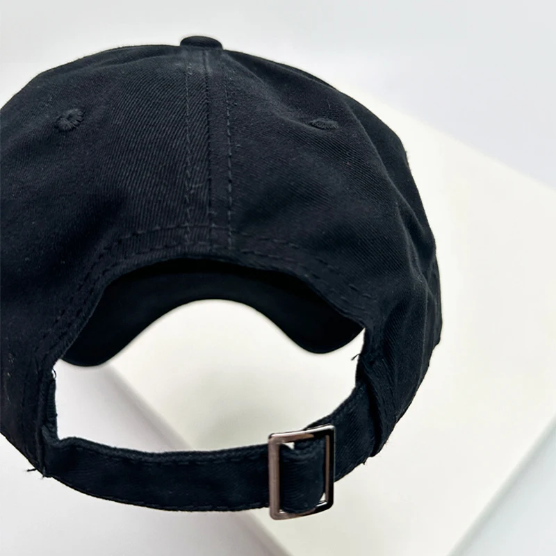 Бейсболка унисекс с вышивкой Стильная кепка рельефными буквами градиентом