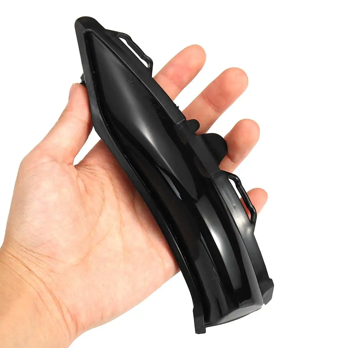 Светодиодный динамический индикатор для бокового крыла зеркала заднего вида