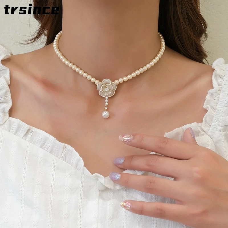 

Camellia Necklace 2022 New High-end Women's Light Luxury Niche Design Fashion Pearl Flower Collarbone Chain Clothing Accessories