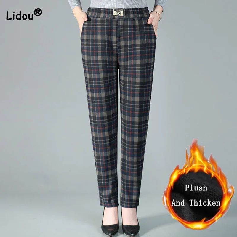 

2023 Autumn Winter Plush and Thicken Trousers Lady Fashion Plaid Print Appliques Splicing Pockets Elastic High Waist Straight Pa