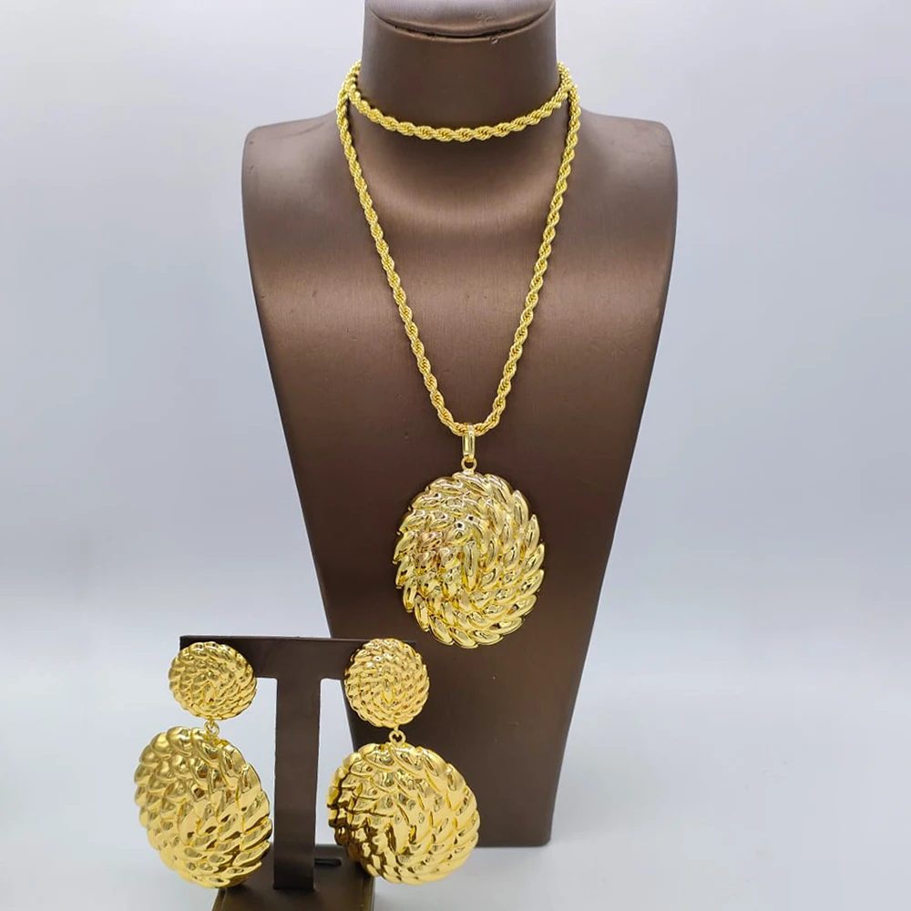 

Fashion Gold Plated Jewelry Set for Women18k Round Pendant Necklace and Earrings 2Pcs Set Weddings Bridal Jewellery Daily Wear