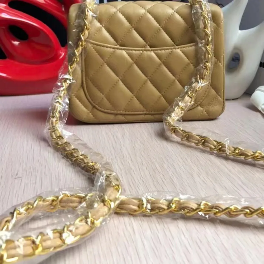 

Light luxury women's bag 2022 new fashion small square bag explosion style, lambskin material gold chain shoulder shoes messenge