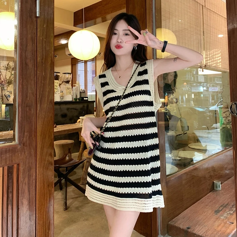 

Women Summer Sleeveless O-Neck Loose Mini Sweater Tank Dress Korean Contrast Color Striped Knitted A-Line Streetwear