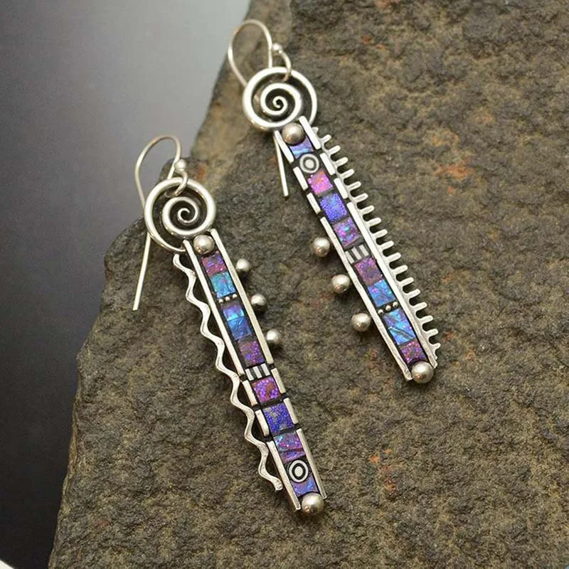 

Creative Sawtooth Shape Earrings For Women Fashion Vintage Carving Geometry Metal Inlay Colorful Stone Abstract Earrings Jewelry