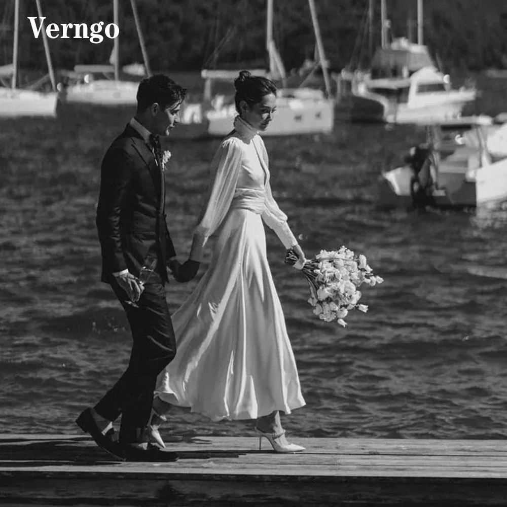 

Платье женское атласное ТРАПЕЦИЕВИДНОЕ с длинным рукавом и высоким воротом