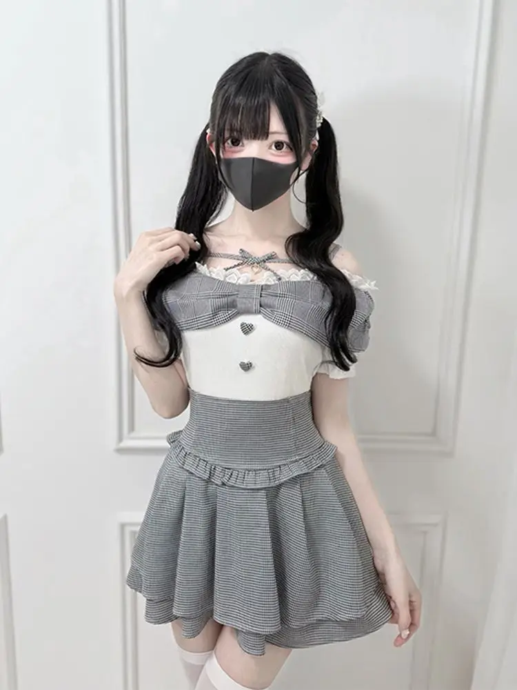 Фото Платье женское 2026 Ryousangata Dark Sweet в клетку с открытыми плечами, кружевом, бантом, оборками, завышенной талией, пуговицами-сердечками, в стиле J-fashion, милое повседневное платье №3