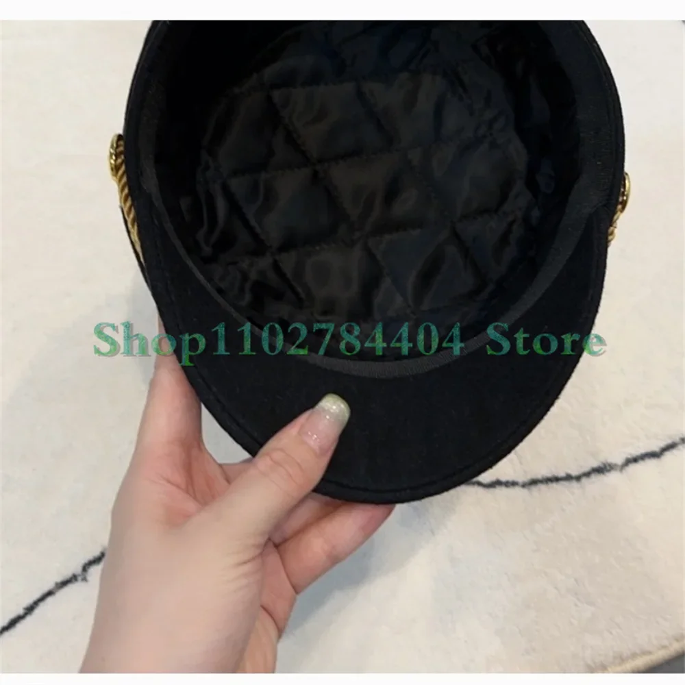 Рисунок 6 - Женский твидовый берет