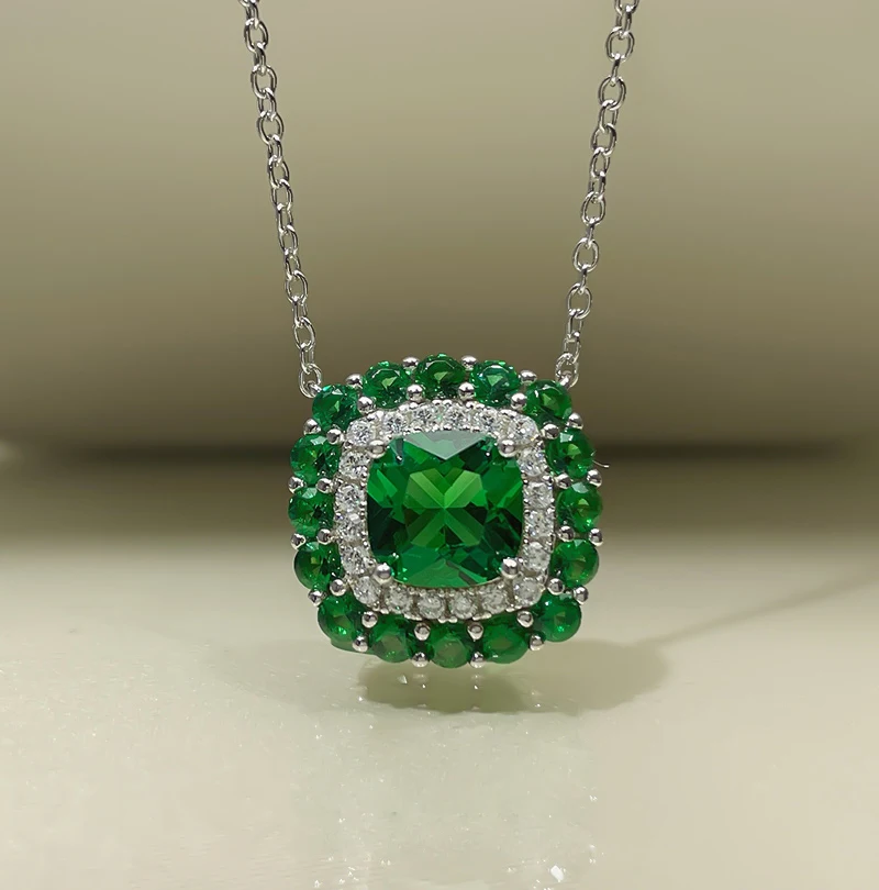 

2021 new S925 sterling silver jewelry 7*7 fat square green diamond sapphire necklace pendant female temperament clavicle chain