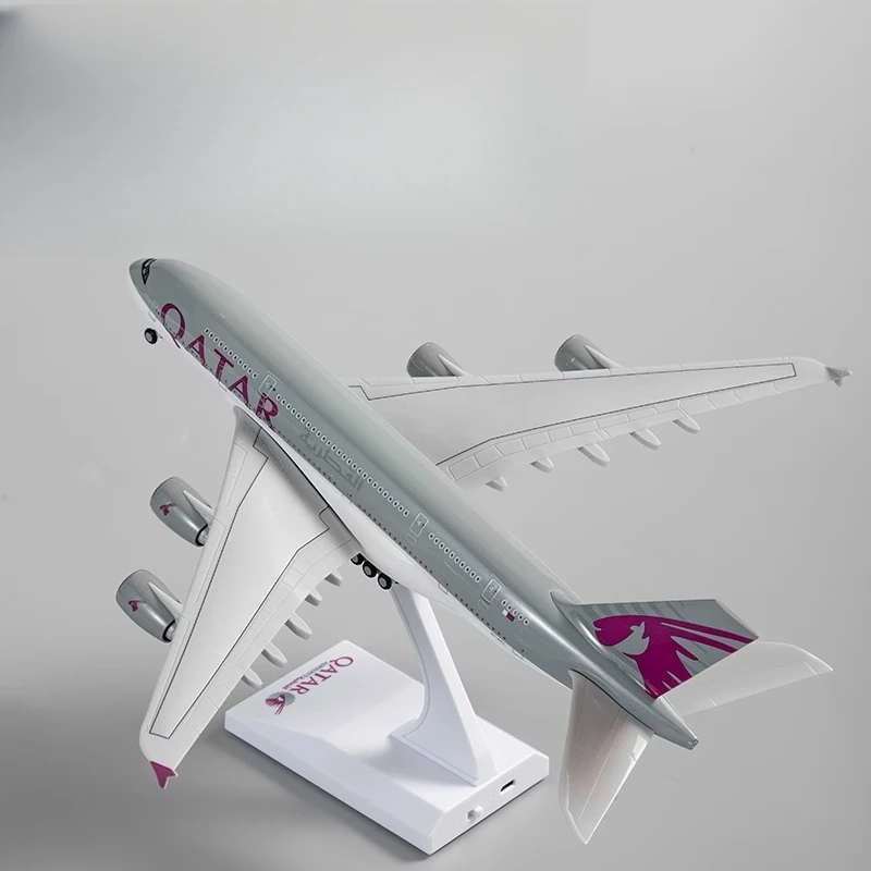 Фото A380 Uae Катар Франция Сингапур масштаб 1:250 Модель Airbus 30 см 380 с подсветкой Abs Версия Модель самолета с шасси №2