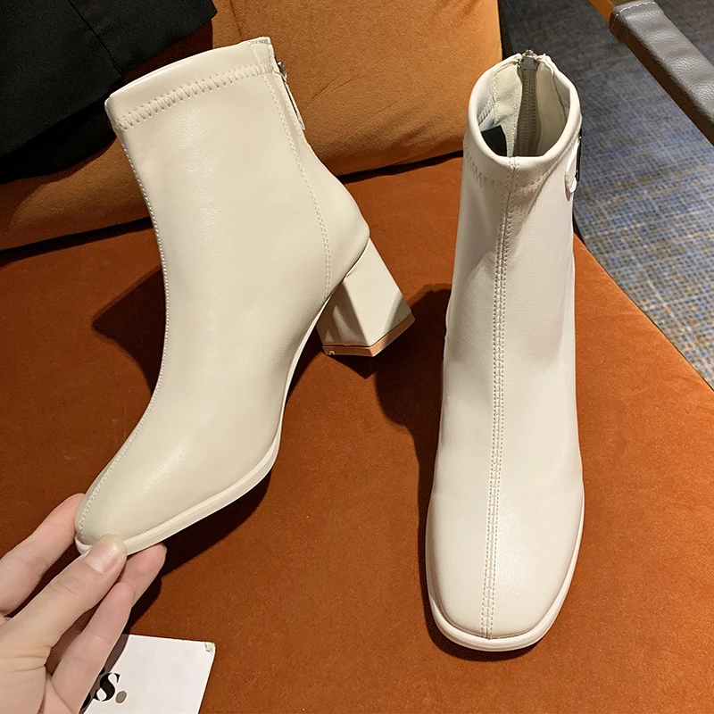 

Женские ботильоны с квадратным носком, Осень-зима 2022, женские теплые замшевые Модные женские короткие ботинки на молнии и высоком квадратно...