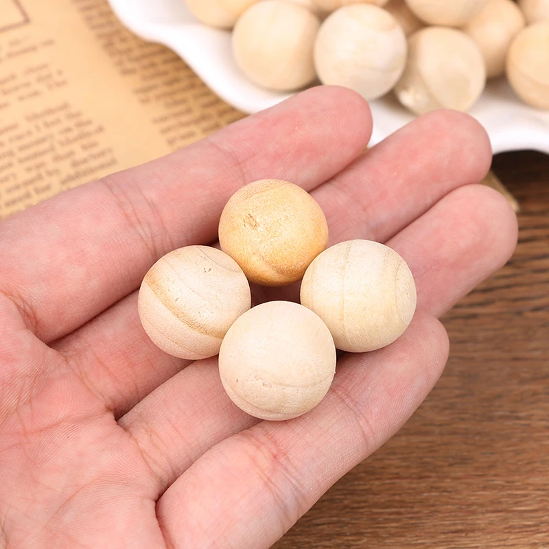 

100Pcs Natural Health Camphor Wood Balls Pest Control Organic Cedar Wood Balls