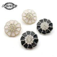 10pcs 152025mm super pretty flower buttons for clothing whiteblack fashion metal buttons with rhinestones diy sewing buttons