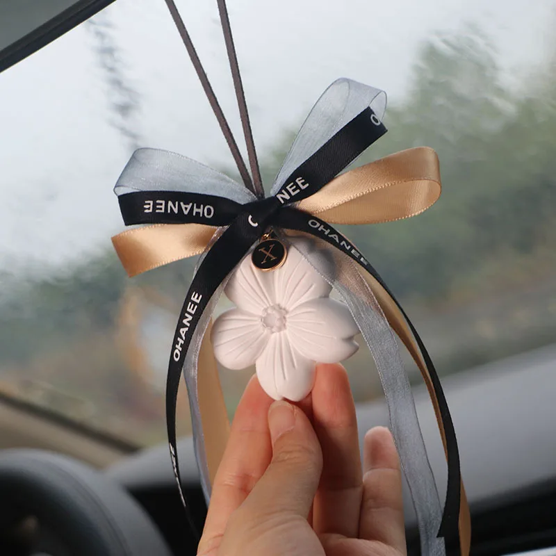 

Classic Style Sakura Automobile Hanging Ornament Source Manufacturer Car Rearview Mirror Car Hanging Car Interior Decoration