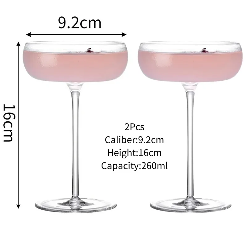 

Стеклянный бокал для шампанского