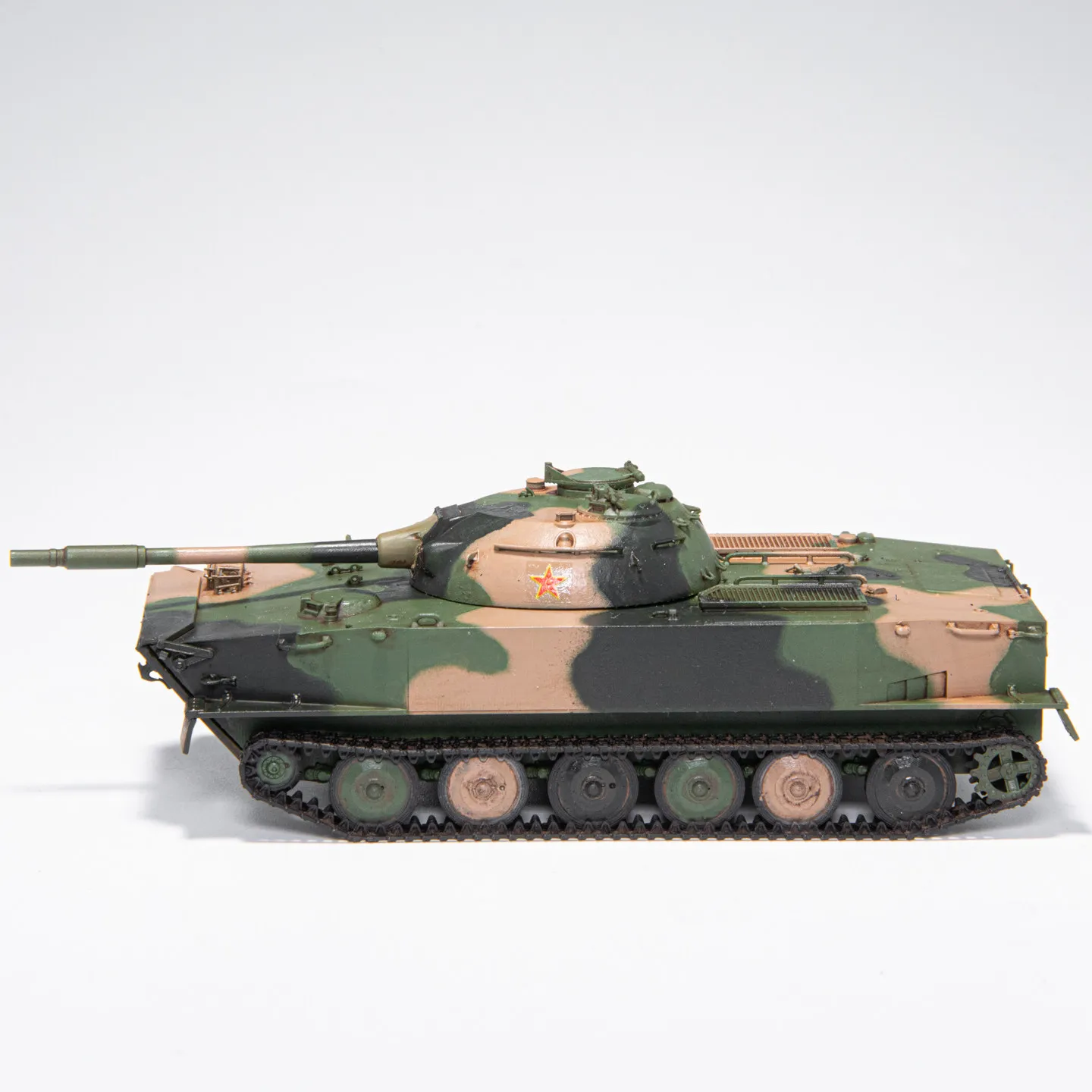 Фото Масштабная модель китайского плавающего танка Тип 63 из смолы, 1:72, военная техника, классическая модель, игрушка для взрослых, подарок, статическая модель для демонстрации №2