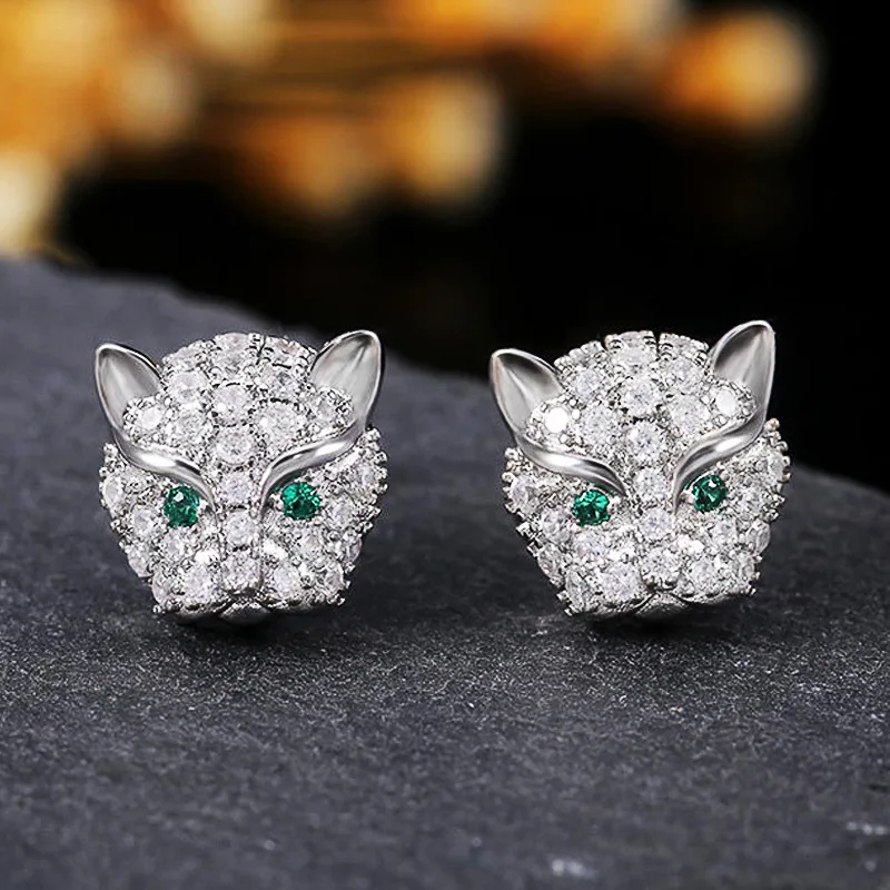 

New Design Jewelry Exquisite Copper Inlaid Zircon Animal Leopard Earrings Luxury Leopard Head with Green Eyes Stud Earrings