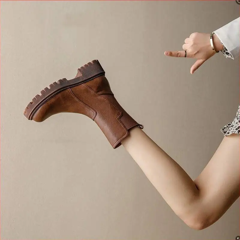 Winter New Vintage Women's Boots Martin Boots Plush Thick Heel Round Toe Short Boots Women's Large