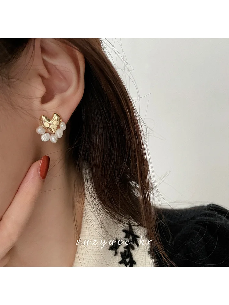 

Fashion Pearl Love Earrings New Temperament Niche Design High-end S925 Earrings Female Retro Simple All-match Earrings Tide