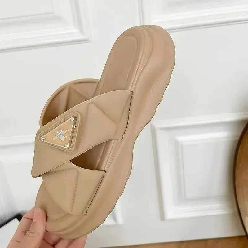 Женская летняя обувь на платформе с подвеской