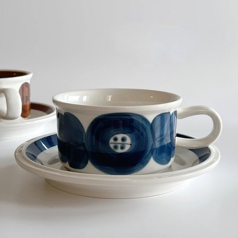 Retro brown coffee cup and saucer set middle-aged blue hand-painted flower high-quality latte ceramic cup high-value type