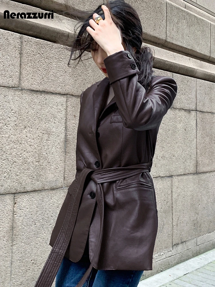 

Весенний черный Женский блейзер Nerazzurri из искусственной кожи большого размера с длинным рукавом с поясом однобортный коричневый корейский ...