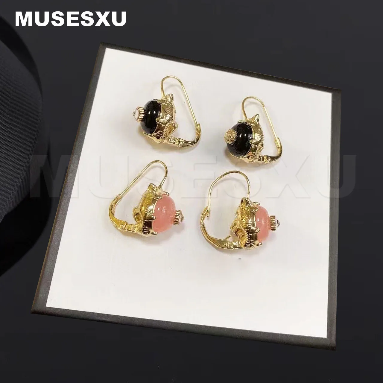 

2022 Jewelry & Accessories Luxury Brand Inlaid With Pink & Black Stones Golden Animal Head Earrings For Woman's Party Gifts