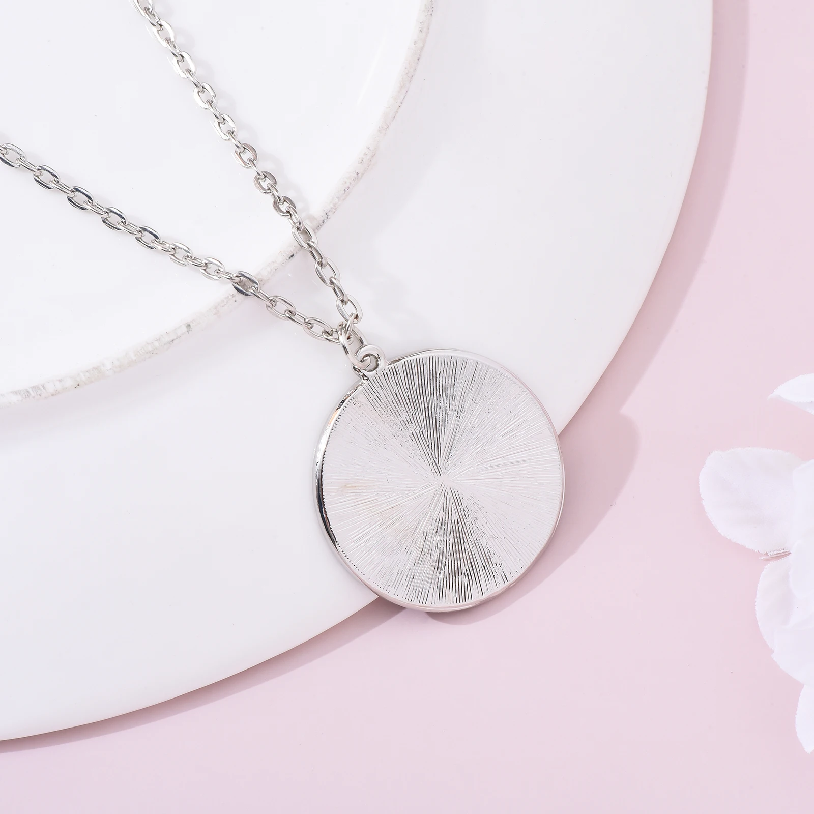 Classic Cartoon the Owl Amity House Pendant Fashion Cool Lovely Pendant for Daughter Wife Film Fans Gift Cosplay Jewelry