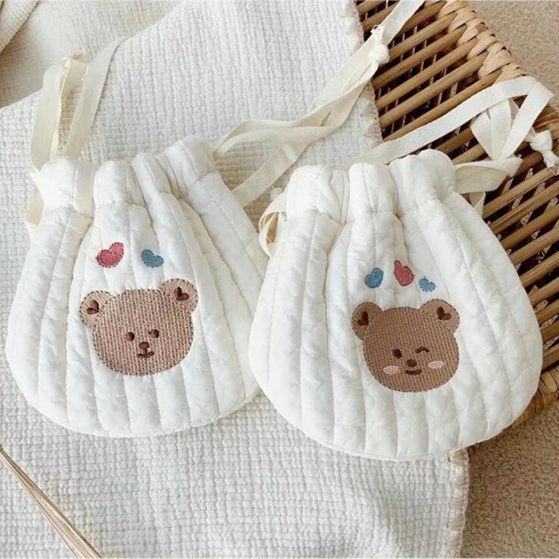 Детская сумка через плечо с вышивкой и мультяшным медведем