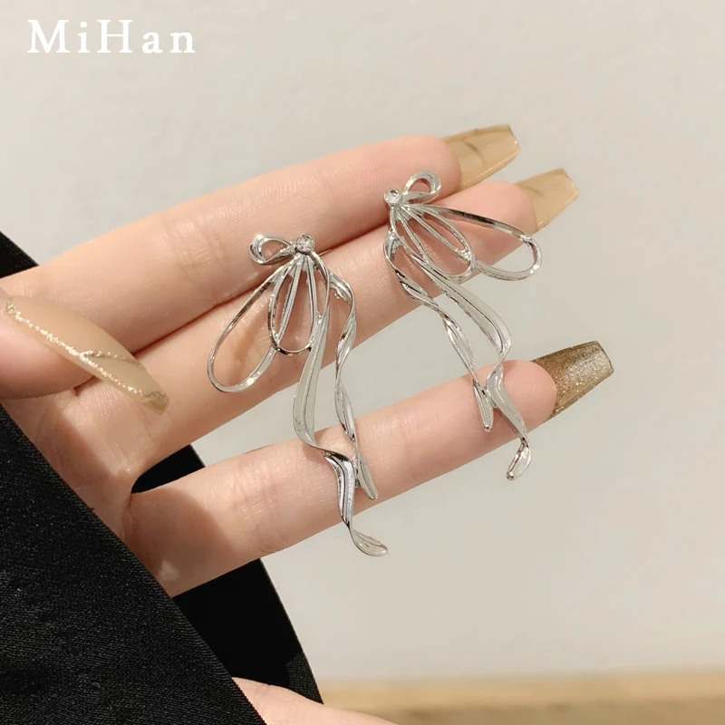 

Mihan Trendy Jewelry 925 silver needle Metal Drop Earrings Pretty Design Metallic Silver Plated Butterfly Earrings For Girl Gift