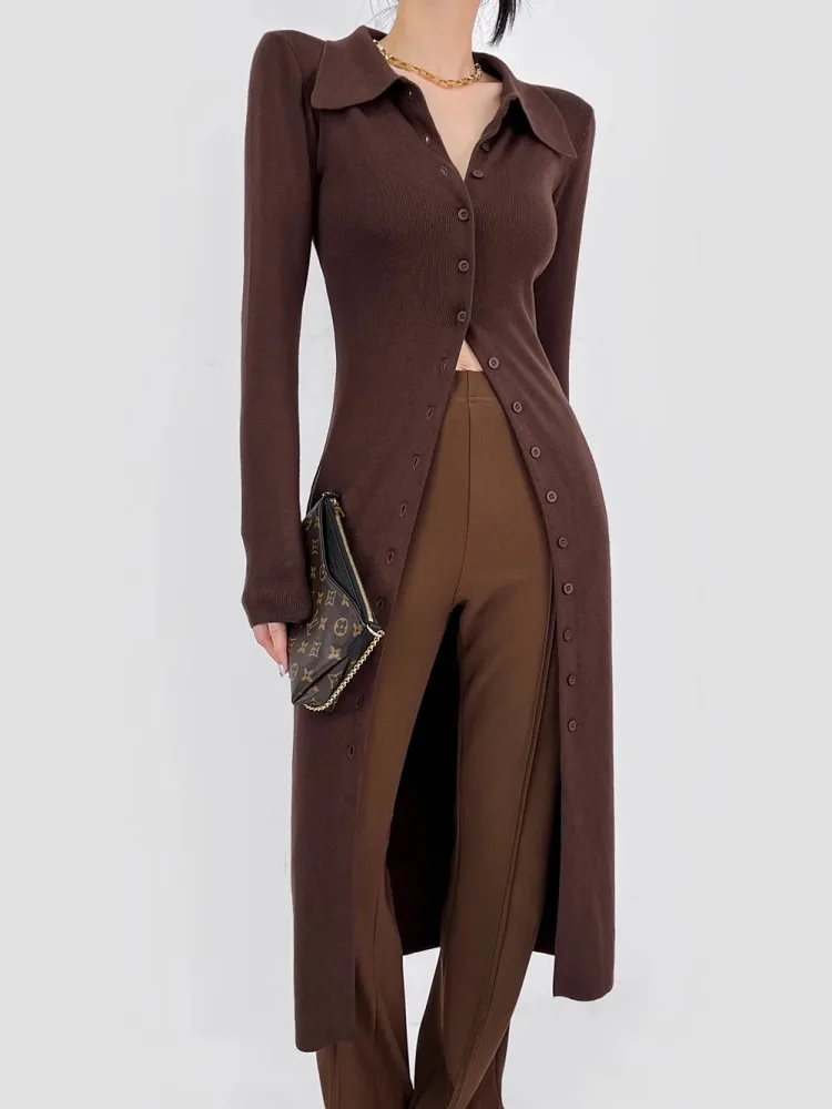 Женское трикотажное платье-поло с длинным рукавом и V-образным вырезом