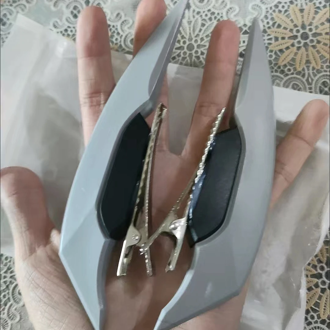 Заколка для волос в стиле киберпанк