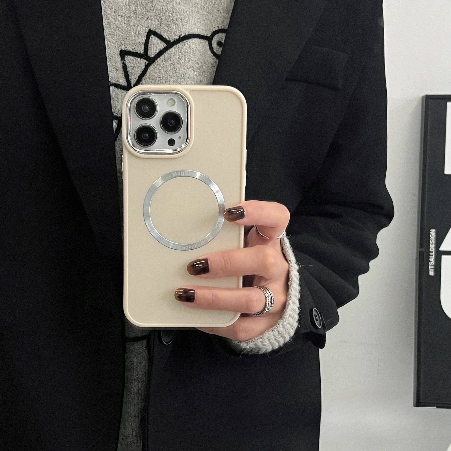 

Suitable for iphone 14 13 12 11 Promax Solid Skin Feel Luxury Magnetic Absorber Fall Protection for iphone 11 12 13 14 Case