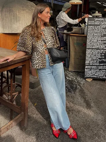 Женская тонкая рубашка с леопардовым принтом, повседневный Свободный Топ с коротким рукавом и круглым вырезом, уличная одежда, весна-лето 2024