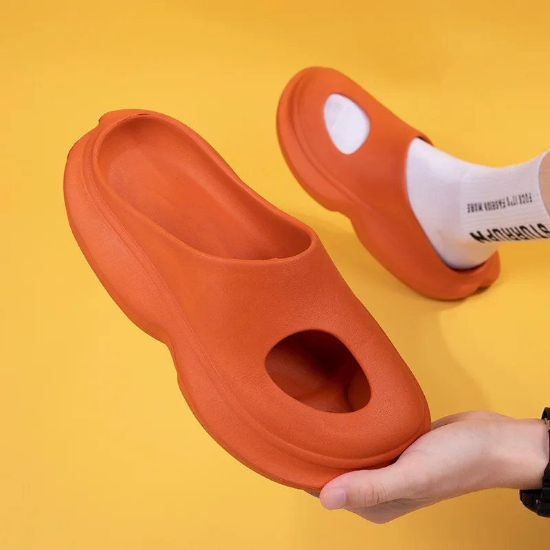 New Fashion Summer Sandals Breathable and Lightweight Old Daddy Fried Street Slippers Personalized Baotou Sandals and Slippers