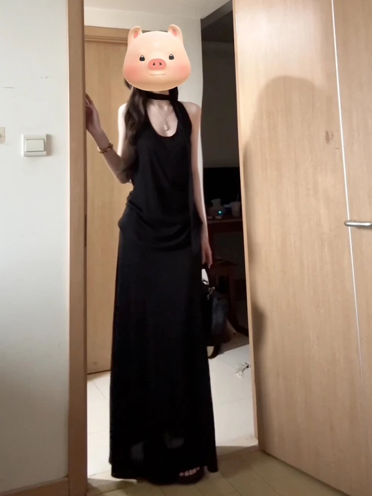 Черное висящее платье без рукавов с вырезом женское лето 2025 новый комплект