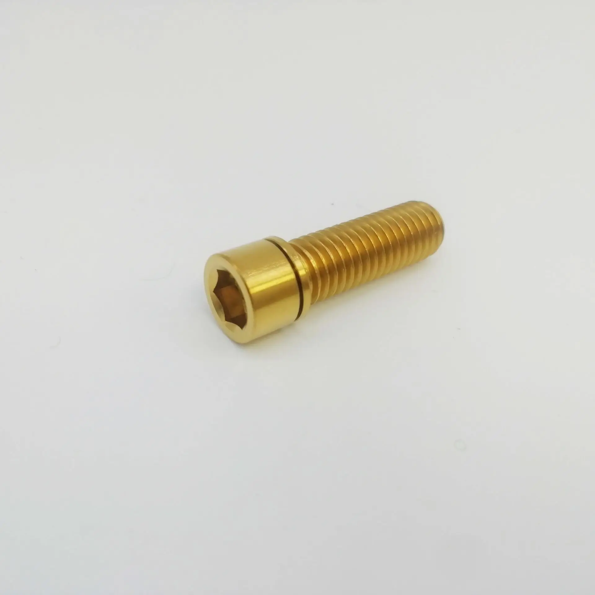 

Лиумеили титановые болты M7x20, M7x25, M8x25 мм