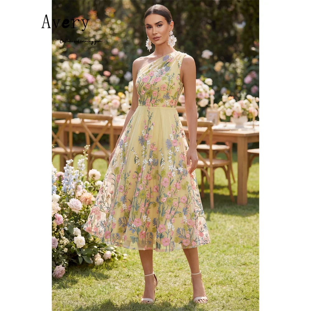 Фото Элегантные вечерние платья Avery Custom A-Line с одним открытым плечом и цветочным декором, модель 2026 года, для выпускного вечера и роскошных гала-вечеров №1