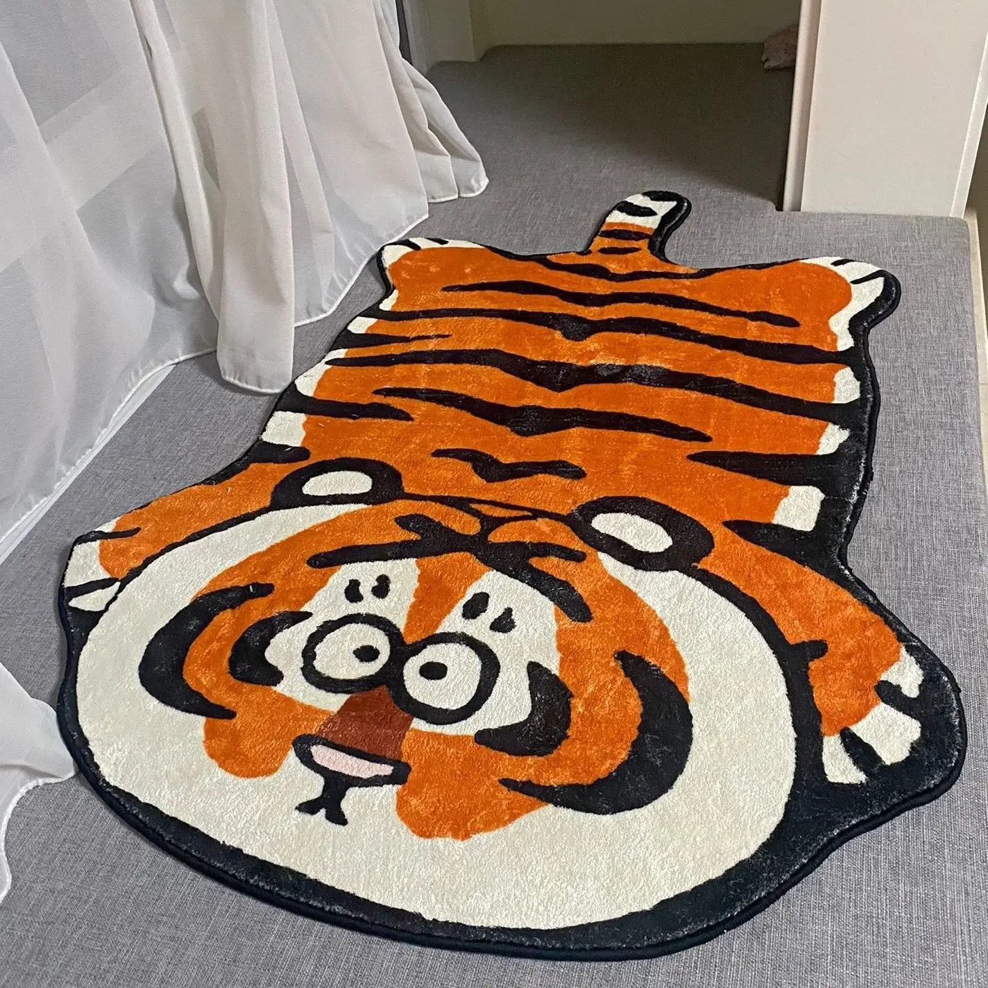 

Cashmere Like Tiger Floor Mat Cartoon Animals Pattern Plush Autumn Winter Creative Thicken Home Decor Girls Bedroom Carpets 2022
