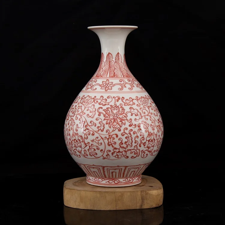 

Старинная ваза Jingdezhen ручной росписи с красными ветвями в глазури и цветами в цианьлуне династии Цин