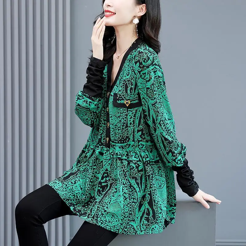 

Chiffon shirt female 2022 spring new large size loose cover belly slime long section of the European goods fashion small shirt
