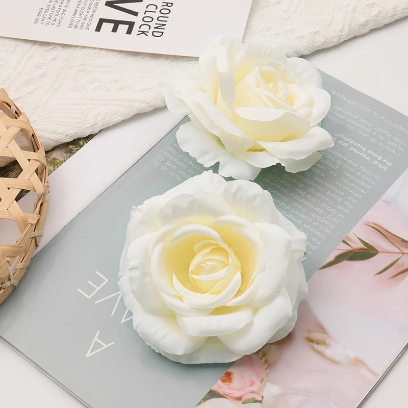 

Искусственные белые розы Nanairo 30 шт.