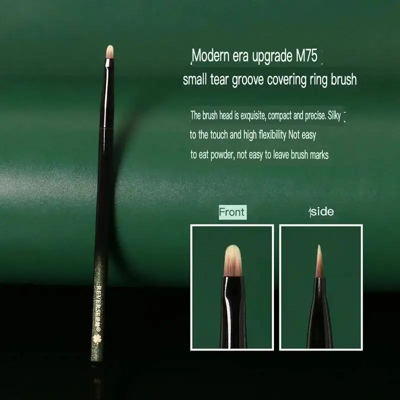 Фото Кисть для консилера Anti-Aging M75 с плоской лопаткой-язычком для точечной коррекции, мягкая кисть для макияжа №2
