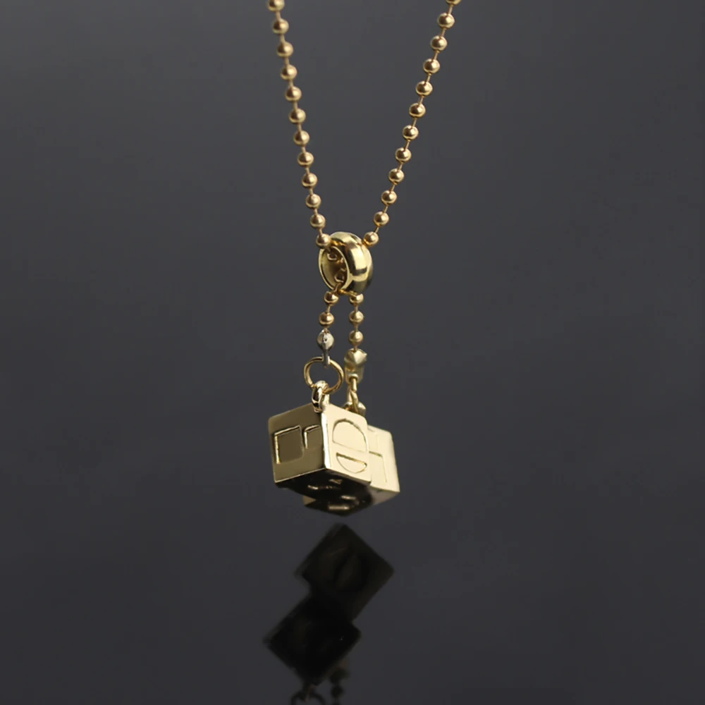 Фото Браслет цвета античного золота Han Solo Lucky Dice Prop, кубики 1,25 см с звеньями-цепочкой, браслет, ювелирные изделия для косплея №2