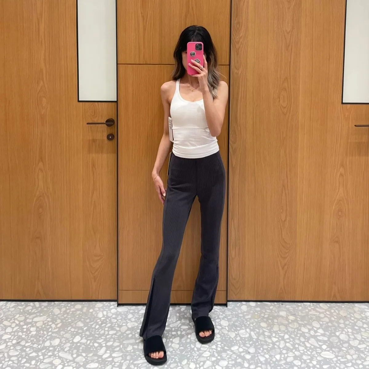 Фланелевые узкие брюки для йоги с расклешенной молнией в рубчик и высокой талией