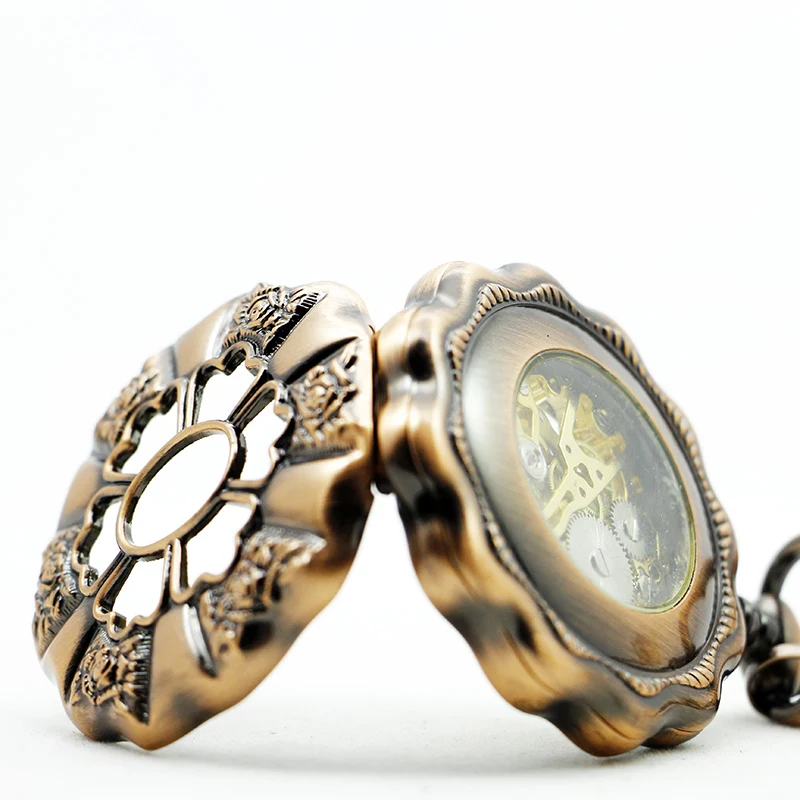 Carved Mechanical Retro Pocket Watch Roman Numeral Display Belt Chain Pendant Clock Student Gifts for Men and Women