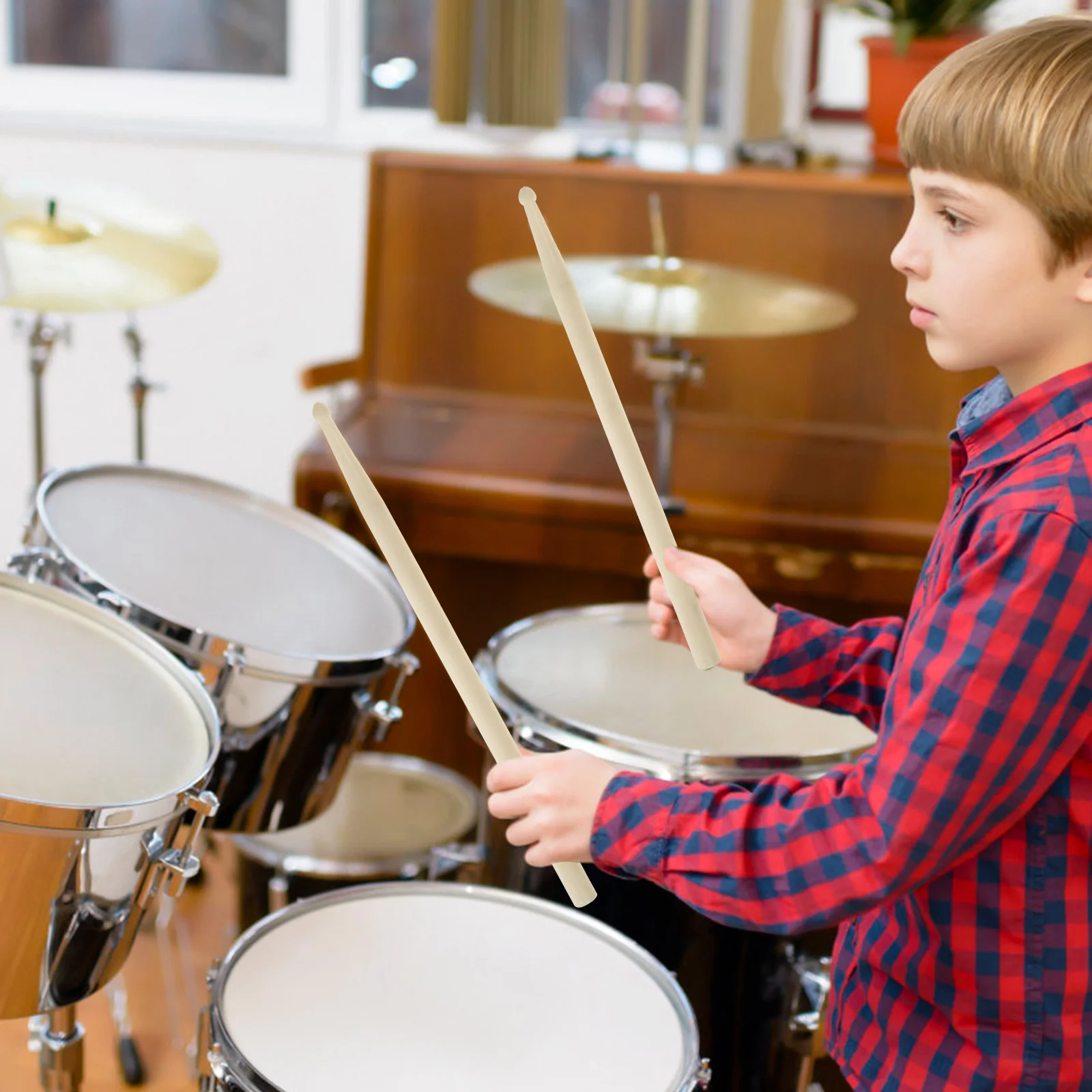 

1 Pair of Luminous 5A Drumsticks Fluorescence Drum Sticks Percussion Instrument Props Tambourine