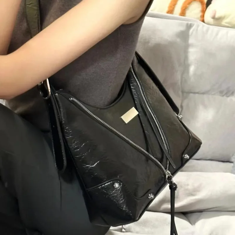 Richme Vintage Women's Bag 2023 Trend Moto Style Individuality Bolso Mujer Fashion New Design Punk Crossbody Shoulder Bags