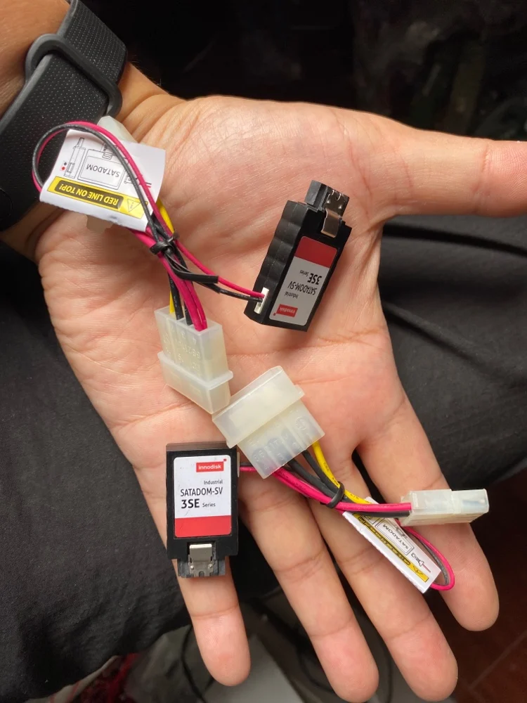 

Считыватель электронных дисков InDisk Satadom SATA-USB